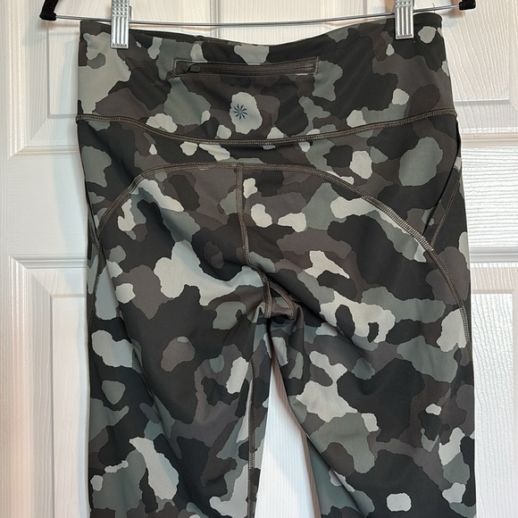 Athleta Lightning women’s green camo 7/8 leggings size medium - Picture 6 of 11